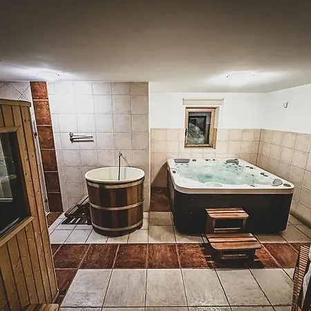 Dolisiowka Premium Alpesi faház *